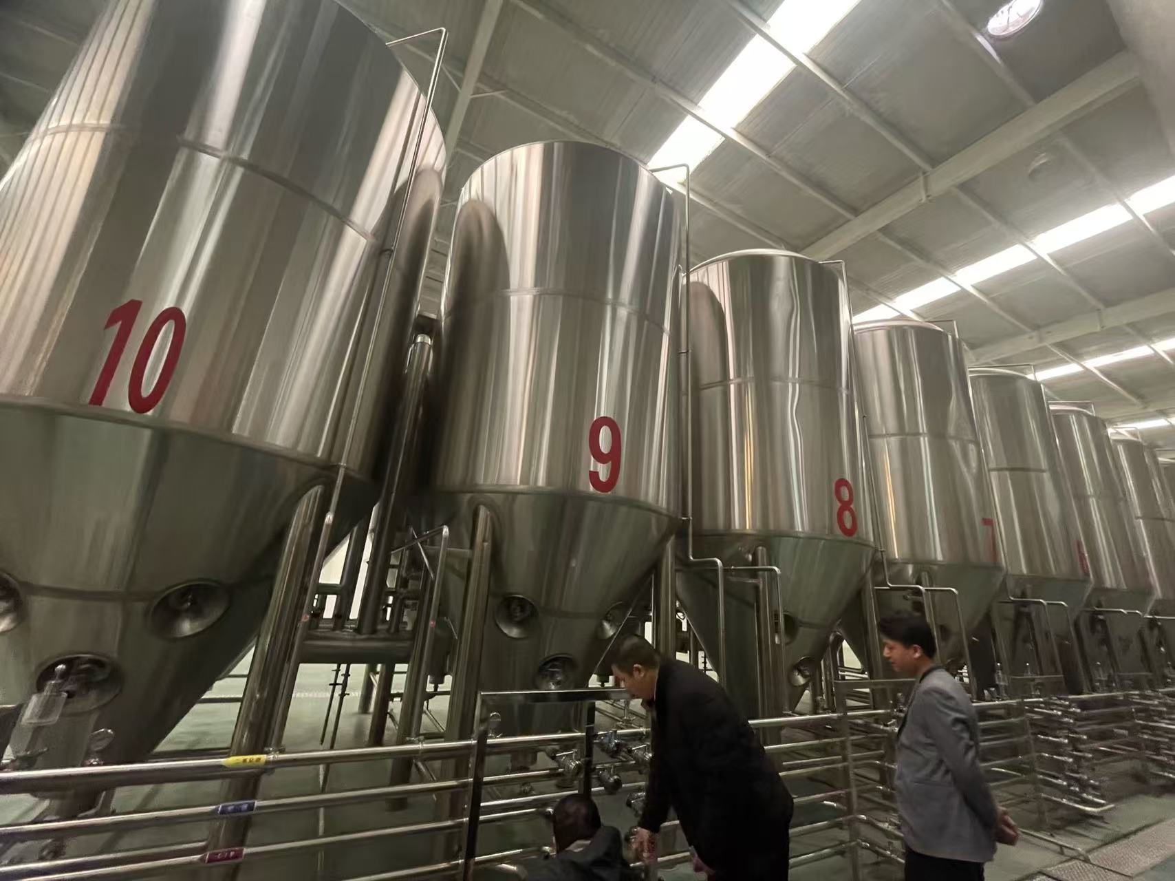 八宿精酿啤酒设备厂—平面布置、设备设计、制造、调试、培训等一条龙服务